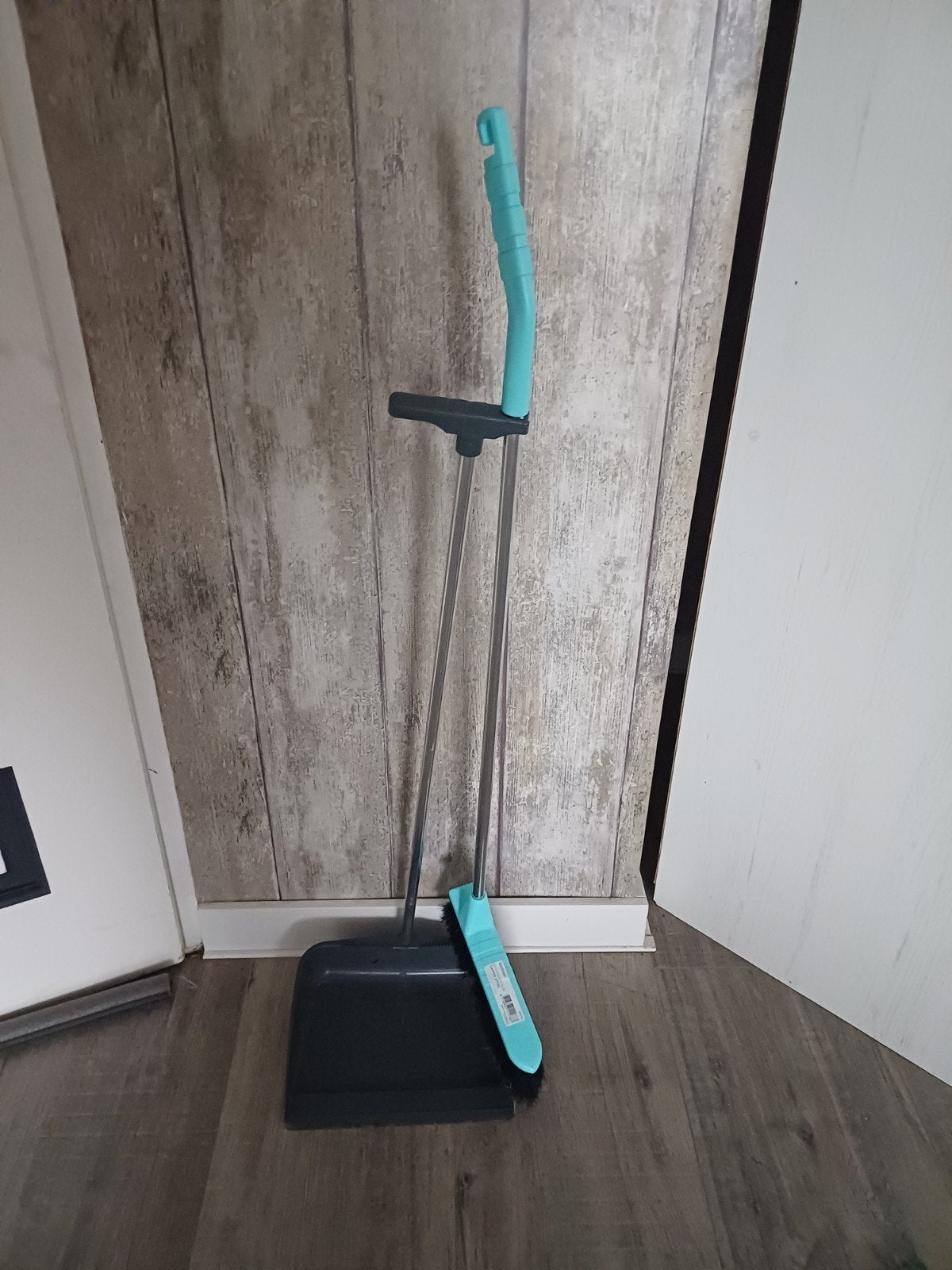 Stoffer en blik lange steel, lichtblauw/turquoise, Huis en Inrichting, Ophalen, Bezem of Borstel