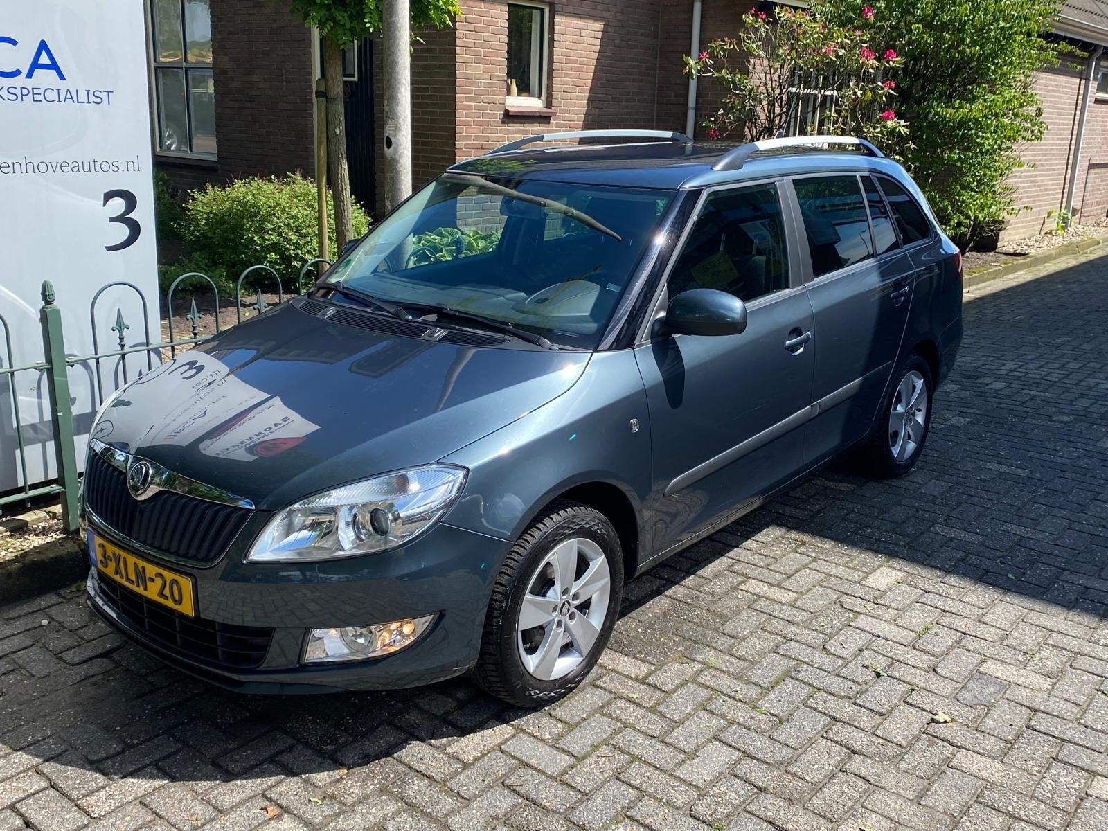 Skoda Fabia Combi 1.2 TSI Drive Airco/Alu wielen/Mistl., 4 cilinders, Origineel Nederlands, Handgeschakeld, Grijs