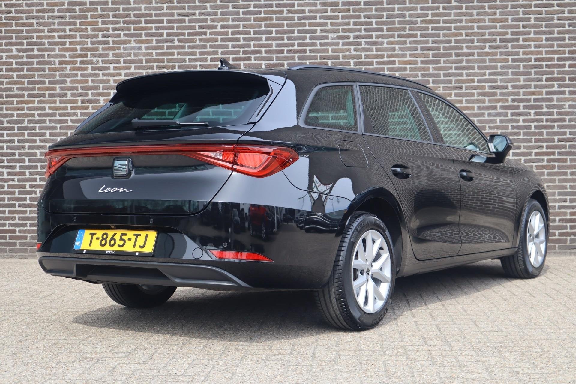 SEAT Leon Sportstourer 1.0 eTSI 110pk DSG Style | Stoel/Stuu, Auto's, 12 maanden, Stof, Gebruikt, Leon