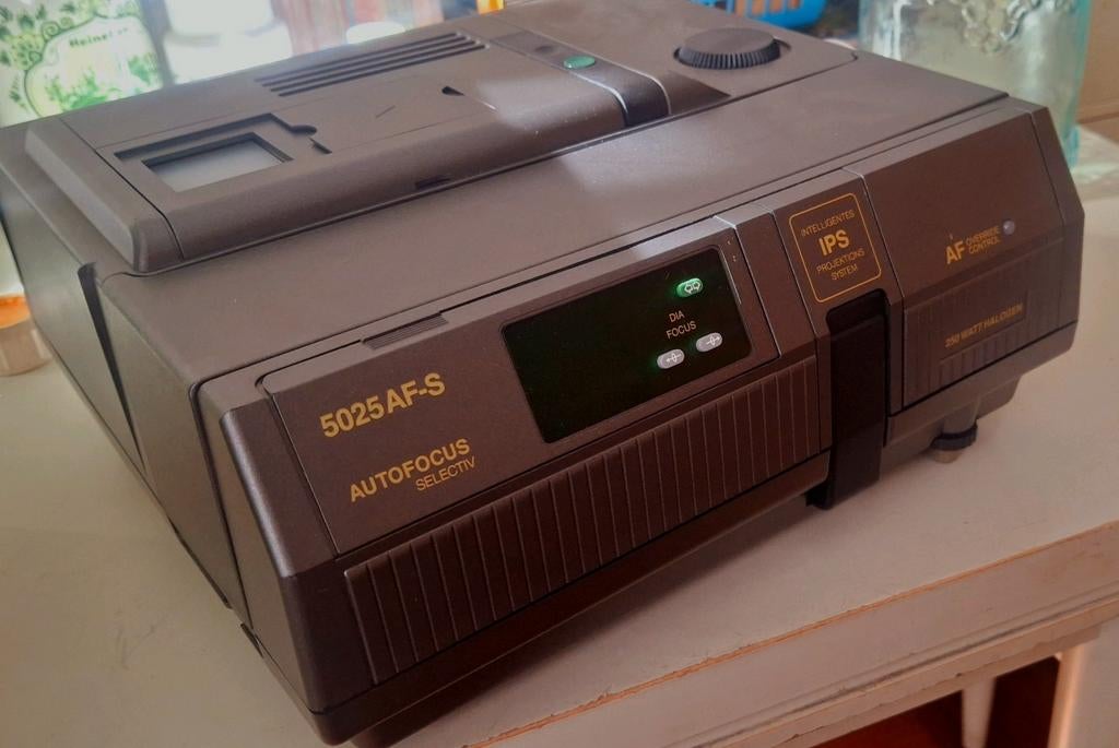 Braun Paximat Multimag 5025 AF-S. Diaprojector, Ophalen of Verzenden, Zo goed als nieuw, Hard kunststof