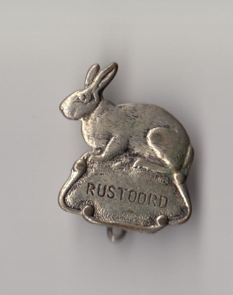 Konijn Rustoord broche, Verzamelen, Speldjes, Pins en Buttons, Gebruikt, Niet vindbaar, Niet vindbaar, Speldje of Pin