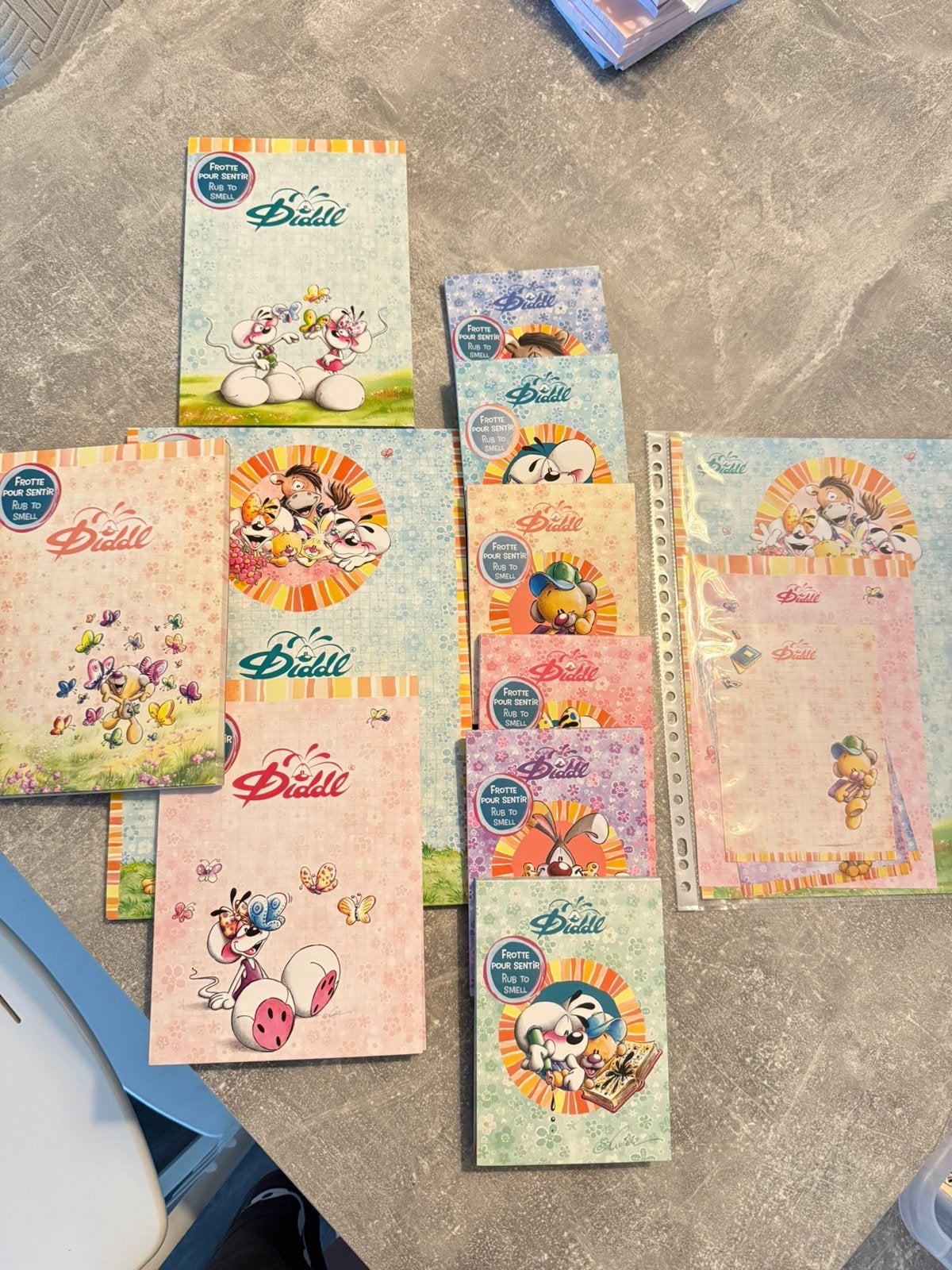Diddl is Back –blaadjessetje zomercollectie + Franse special, Ophalen of Verzenden, Diddl, Zo goed als nieuw, Papier, Kaart of Schrift
