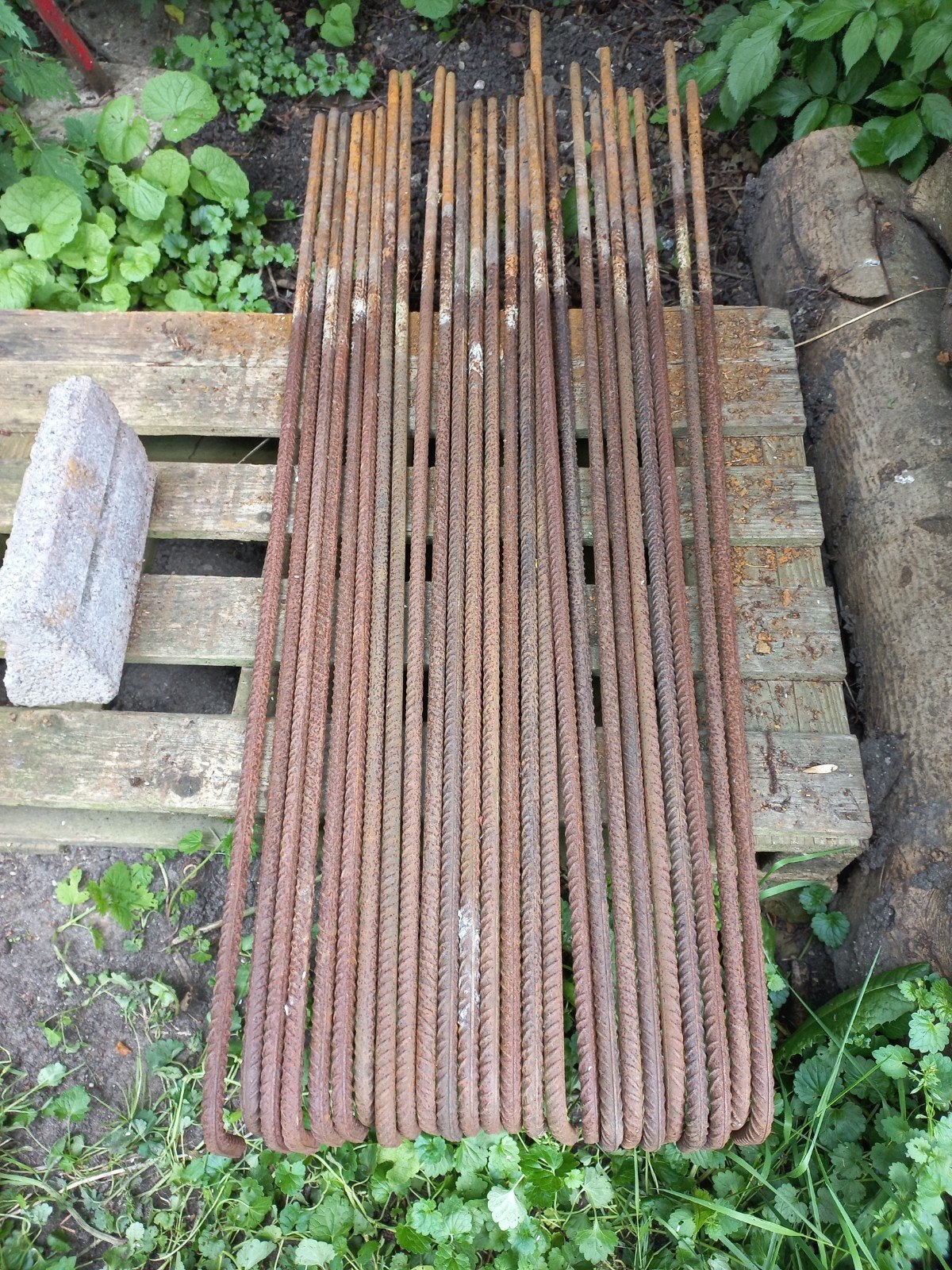 15 Metalen staven van diameter 14 mm en 1.50 m lang.Per stuk, Doe-het-zelf en Verbouw, Ophalen, Gebruikt, 100 tot 250 mm