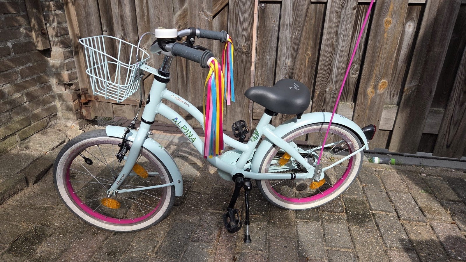 Alpina kinderfiets 18 inch met mandje en vlaggetje, Ophalen, 16 tot 20 inch, Velgrem, Alpina