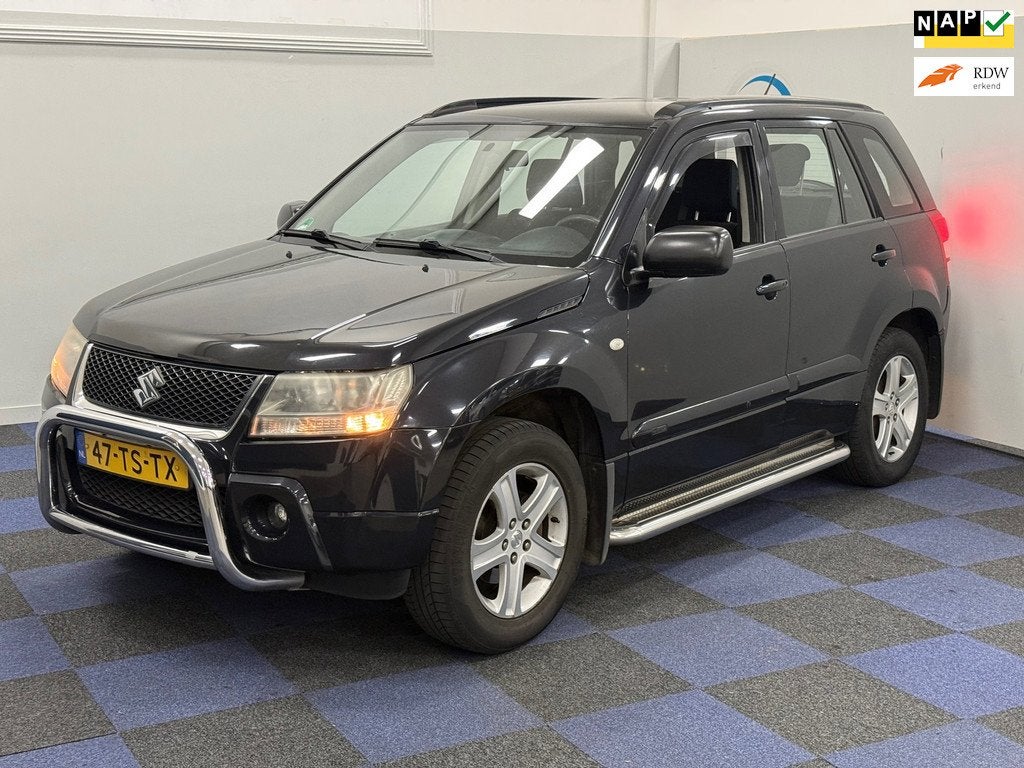 Suzuki Grand Vitara 2.0-16V Exclusive / IJSKOUDE AIRCO / DEA, 4 cilinders, 1850 kg, Grand Vitara, Zwart