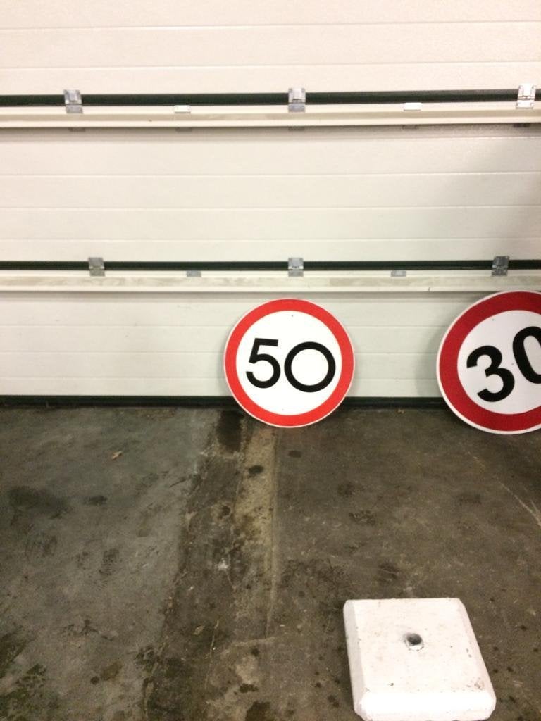 50 Bord, Hobby en Vrije tijd, Feestartikelen, Ophalen of Verzenden, Gebruikt, Feestartikel, Geboorte of Huwelijk