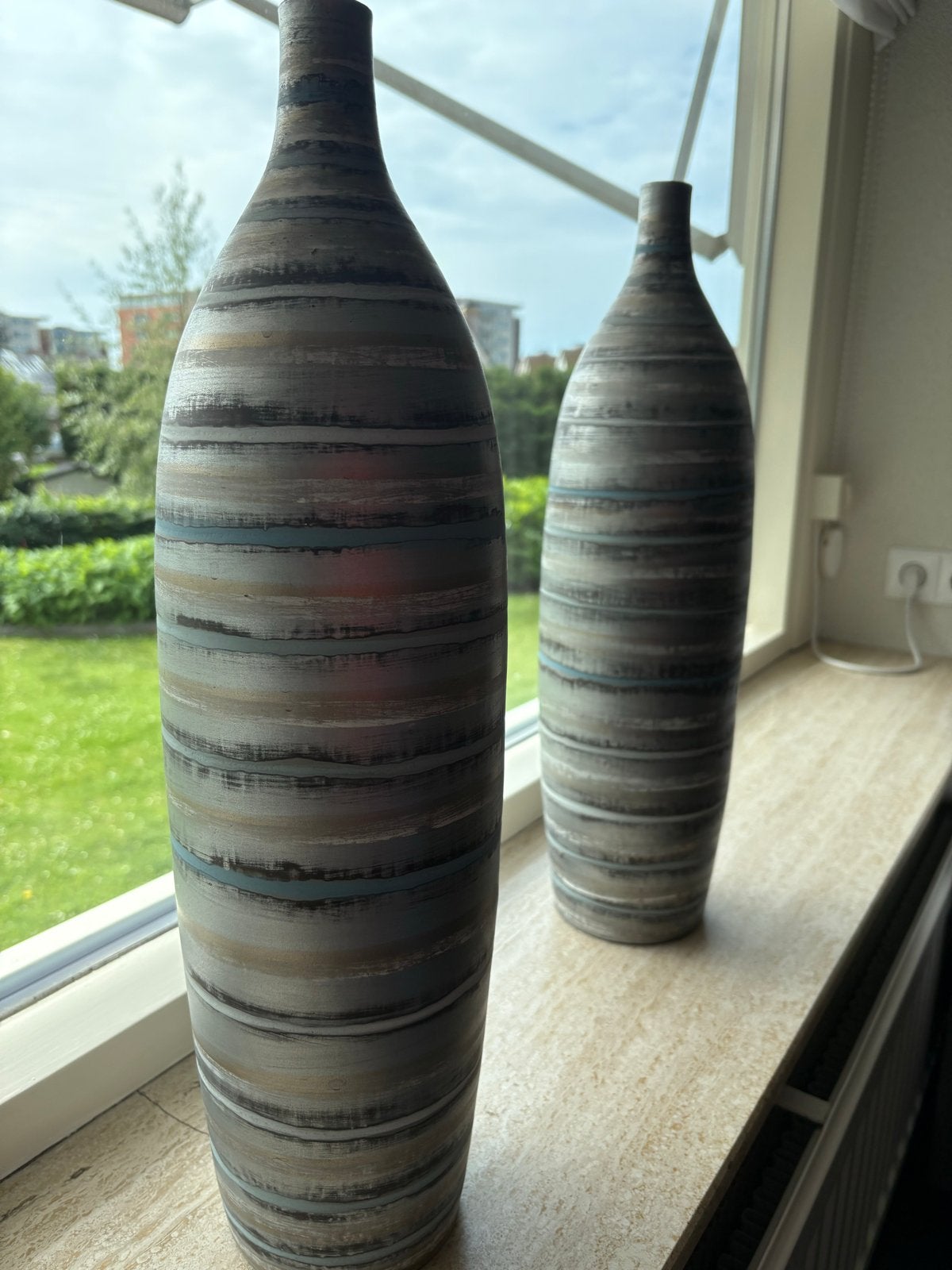 Set van twee decoratieve vazen met gestreept design, Ophalen