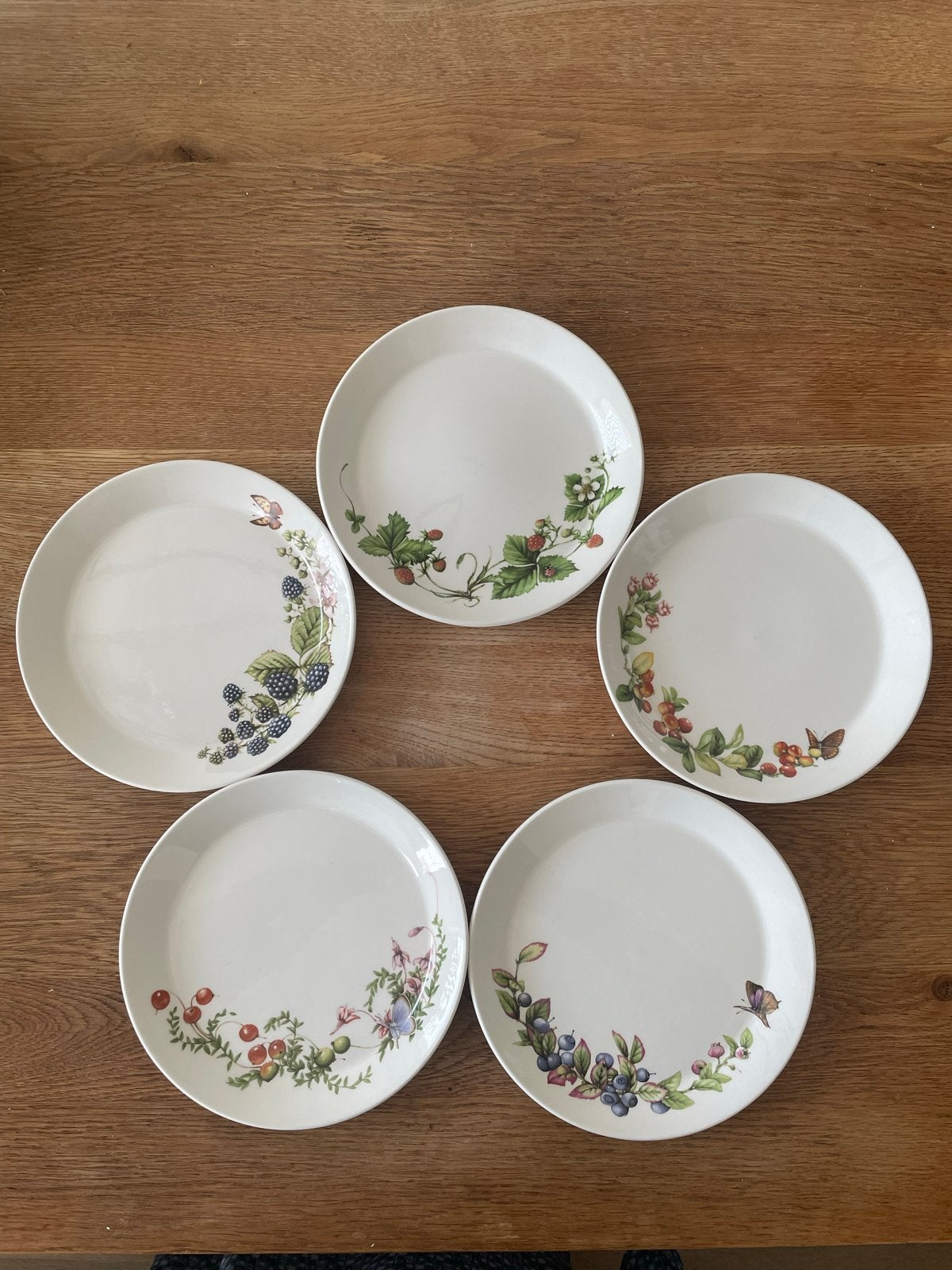 Set van 5 Wedgwood ontbijtborden 20 cm - Marjolein Bastin, Gebruikt, Keramiek, Ophalen of Verzenden, Bord(en)