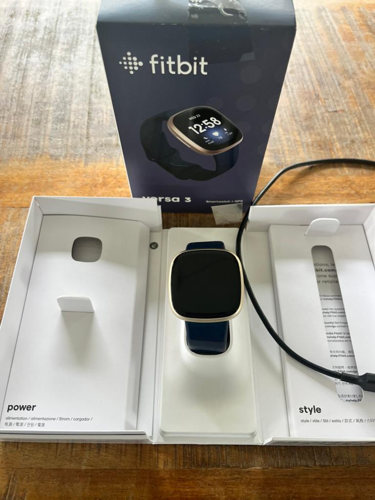 Fitbit versa 3, Verzenden, Zwart, IOS, Zo goed als nieuw