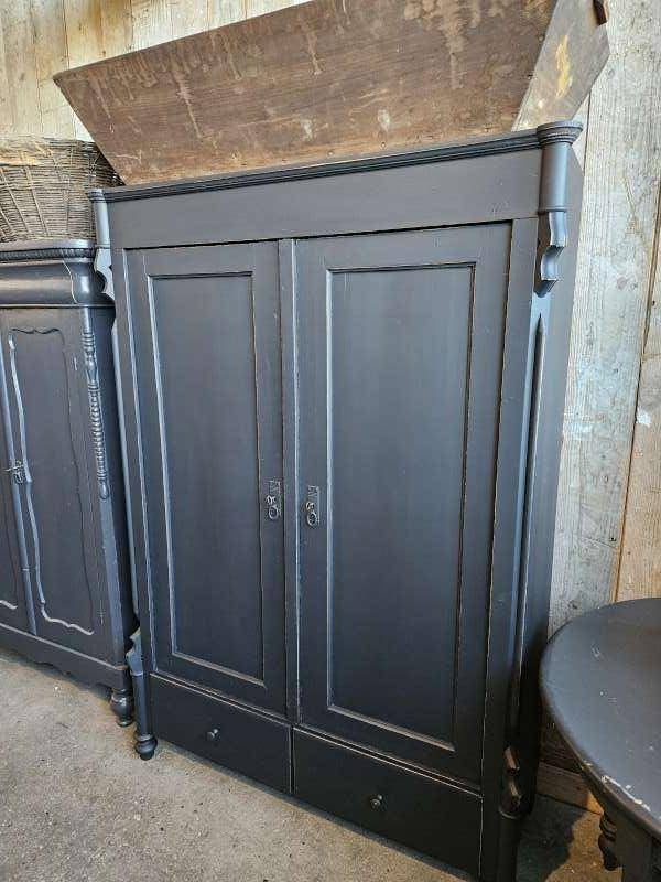 stoere oude kast ``WOONWINKEL RUSTIEK``, Ophalen, Gebruikt