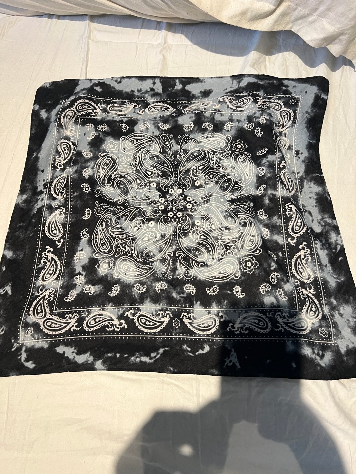 2 Bandana's: Zwart (sportstof) & Rood (katoen), Ophalen of Verzenden, Gedragen