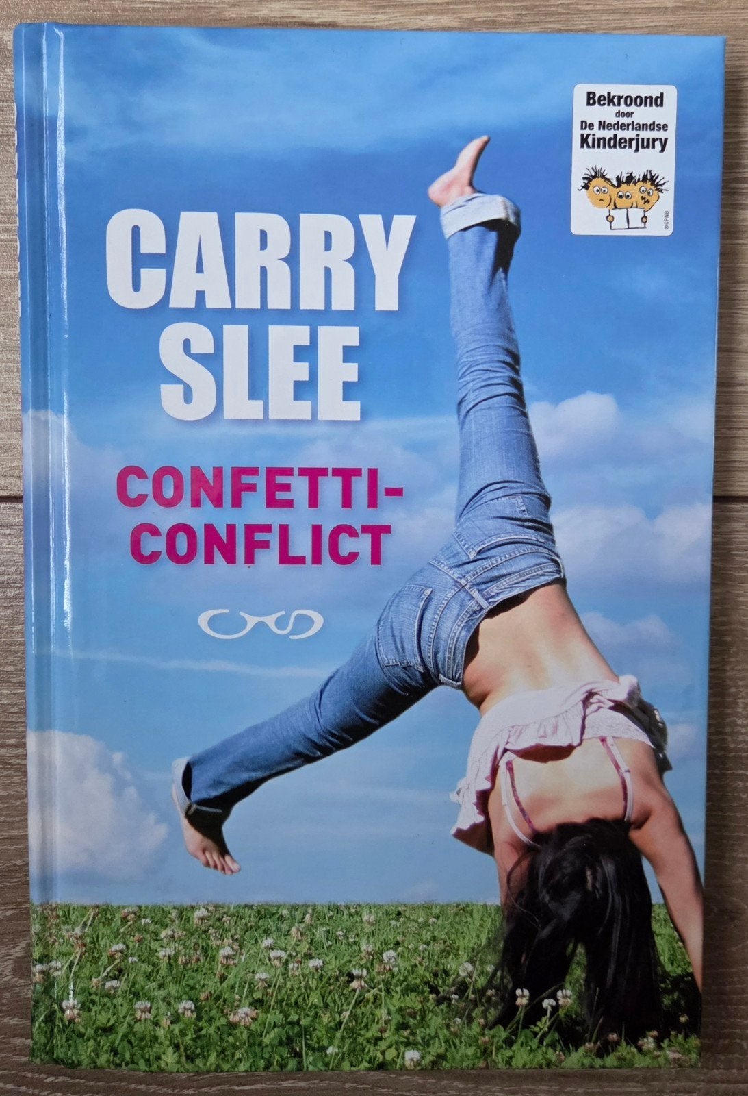 Carry Slee - Confetticonflict, Ophalen of Verzenden, Zo goed als nieuw, Carry Slee