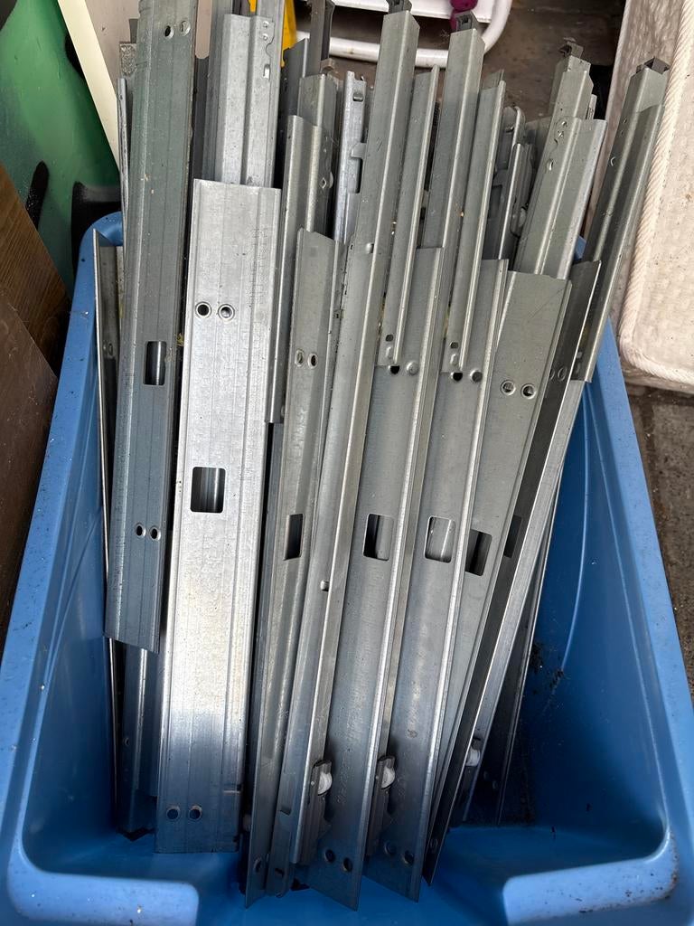 17 stuks ladegeleiders - Gebruikt, Huis en Inrichting, Keuken | Keukenelementen, Ophalen, Gebruikt, 25 tot 50 cm, Minder dan 100 cm