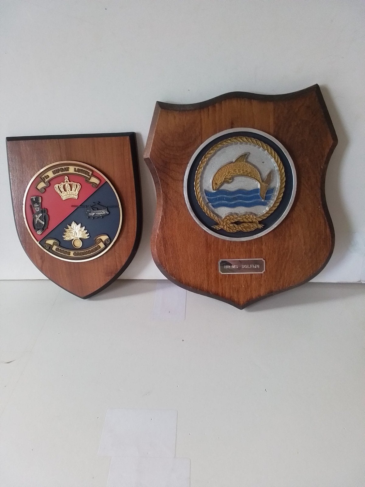 Twee mooie Schildjes, Verzamelen, Ophalen of Verzenden, Landmacht, Nederland, Embleem of Badge