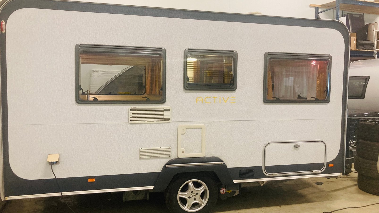 Zeer mooie Knaus, deseo luifel, mover , motor caravan, Schokbreker, Knaus, 4 tot 5 meter, Info@knaus.de