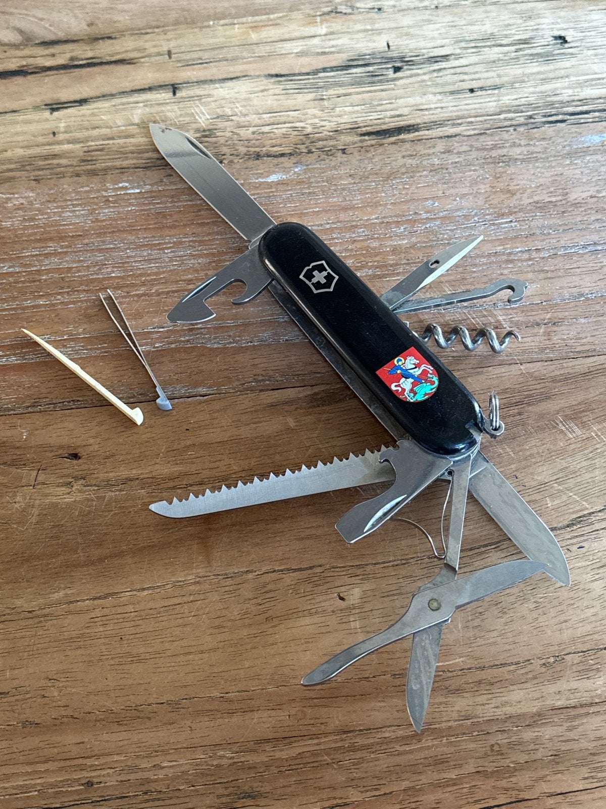 Victorinox Huntsman- Zwart met embleem, Ophalen of Verzenden, Gebruikt