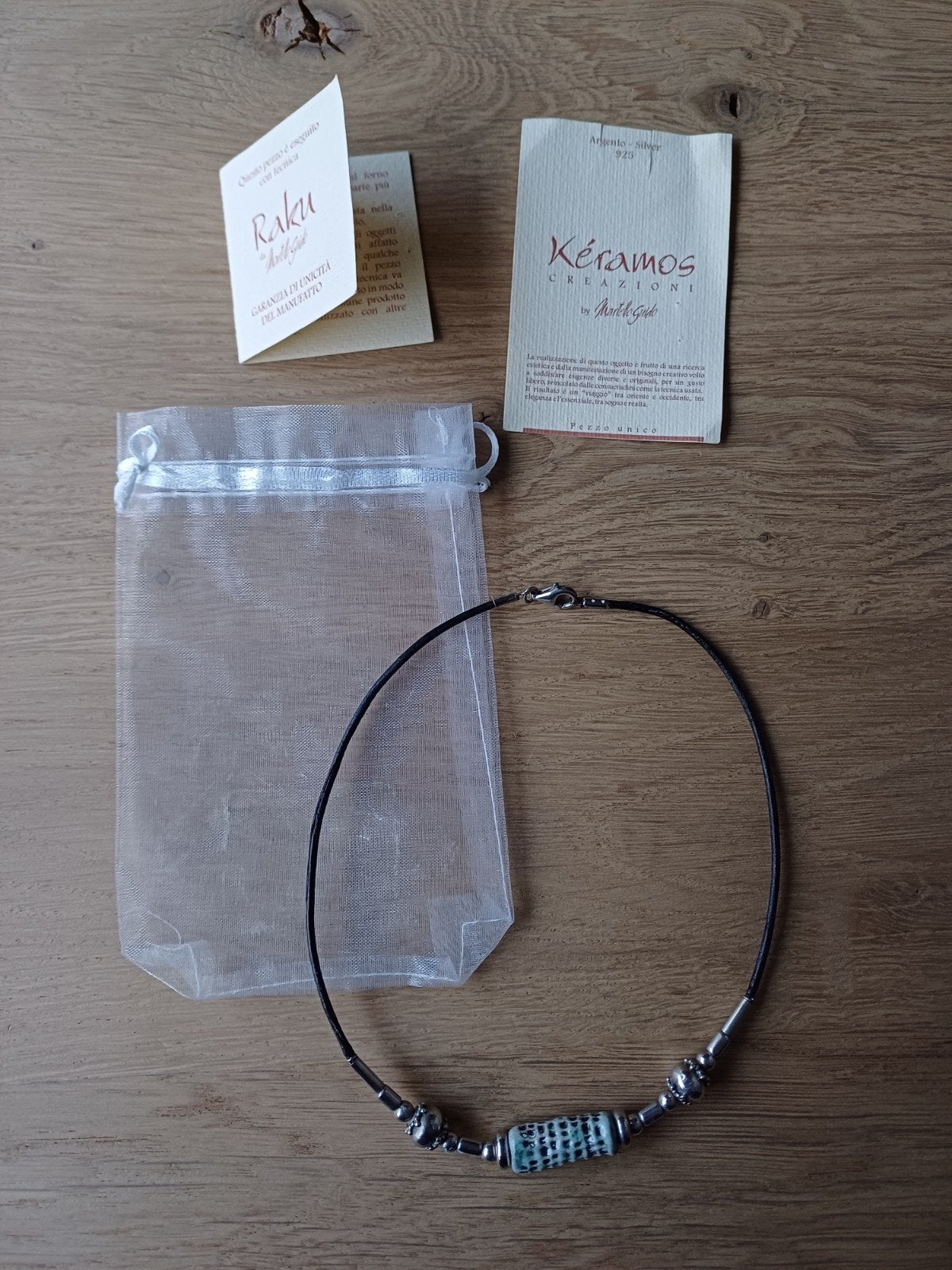 Te koop: Mooie ketting met Raku kraal en zilveren kralen, Sieraden, Tassen en Uiterlijk, Ophalen of Verzenden, Zo goed als nieuw