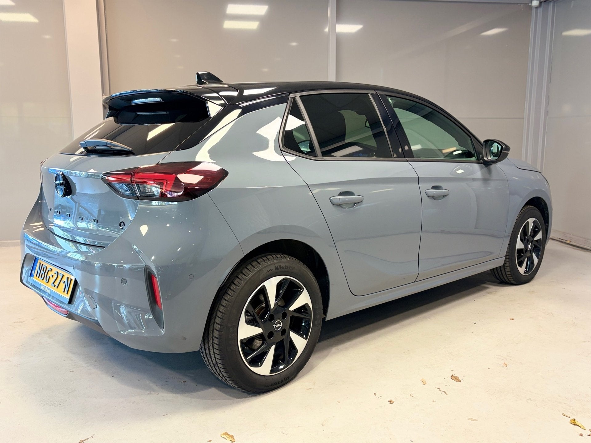 Opel Corsa Electric GS 50 kWh | CAMERA | NAVI | CAR PLAY | L, Auto's, Verwarmde buitenspiegels, 136 pk, Gebruikt, Zwart