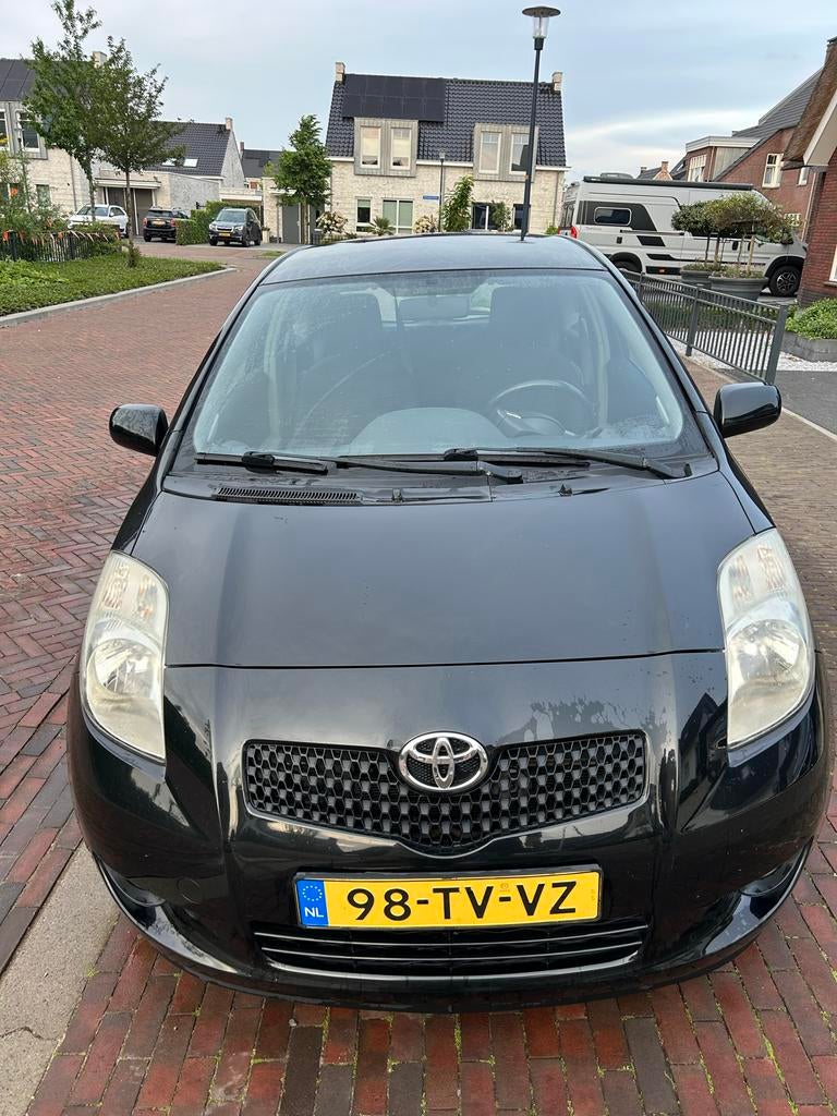 Toyota Yaris 1.3 16V Vvt-i 3DR 2007 Zwart, Auto's, Toyota, Particulier, Yaris, Benzine, C, Hatchback, Handgeschakeld, Origineel Nederlands