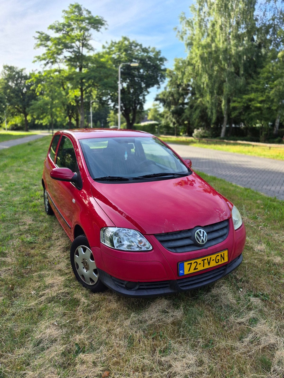 Volkswagen Fox 1.2 2007 Rood (3e eigenaar en APK 07-02-2027), Auto's, Volkswagen, Voorwielaandrijving, Elektrische ramen, Stof