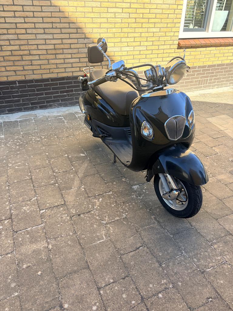La souris scooter snor, Ophalen, Zo goed als nieuw, Benzine