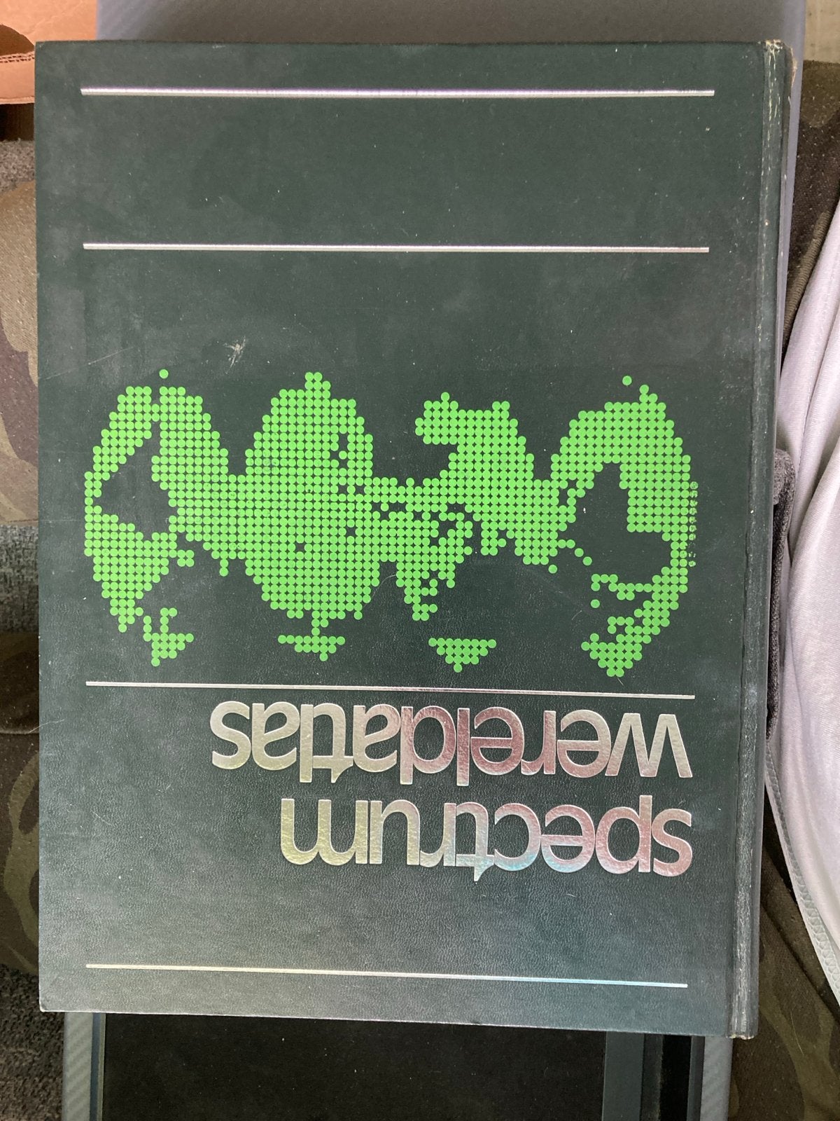 Spectrum Wereldatlas - Uitgebreide editie, Boeken, Gelezen, Overige atlassen, Ophalen of Verzenden, 1800 tot 2000