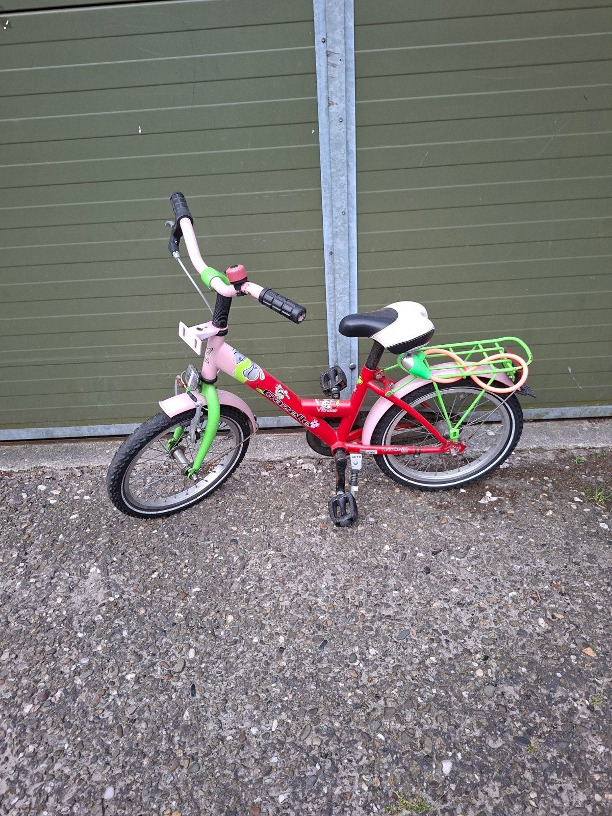 Leuke kinderfiets - roze/groen, Fietsen en Brommers, Fietsen | Kinderfietsjes, Ophalen, Gebruikt, Velgrem, 16 tot 20 inch