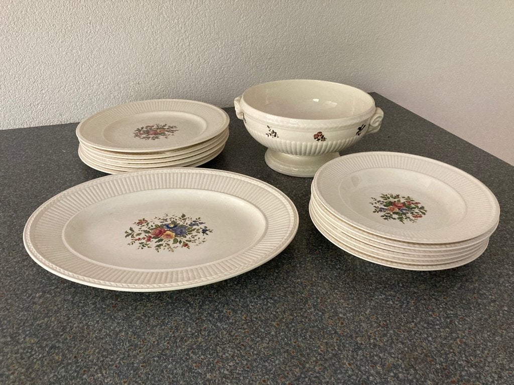 Wedgwood Conway borden en schalen, Huis en Inrichting, Keuken | Servies, Ophalen, Klassiek, Nieuw, Bord(en)