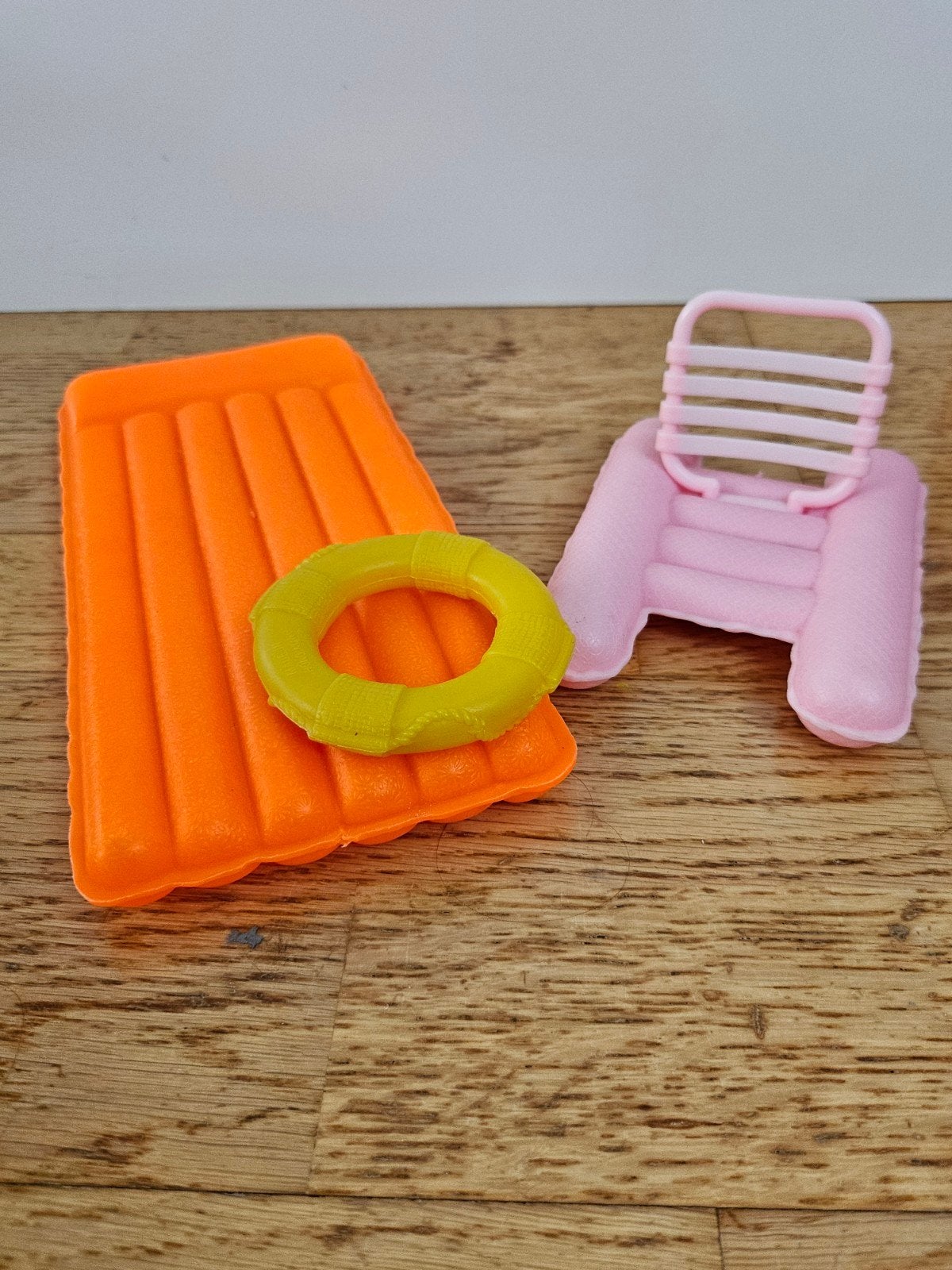 Mattel Barbie Strandset: Luchtbed, Zwemband & Stoel, Ophalen of Verzenden, Gebruikt