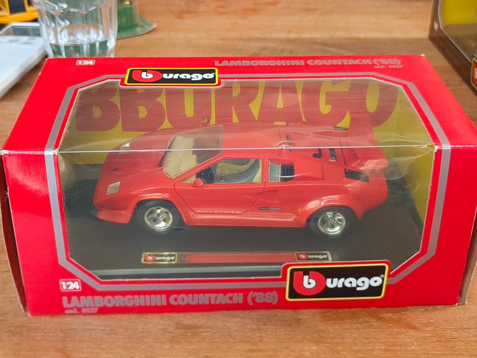 Burago Lamborghini Countach '88 - Schaal 1:24, Ophalen of Verzenden, Zo goed als nieuw, Auto, Bburago
