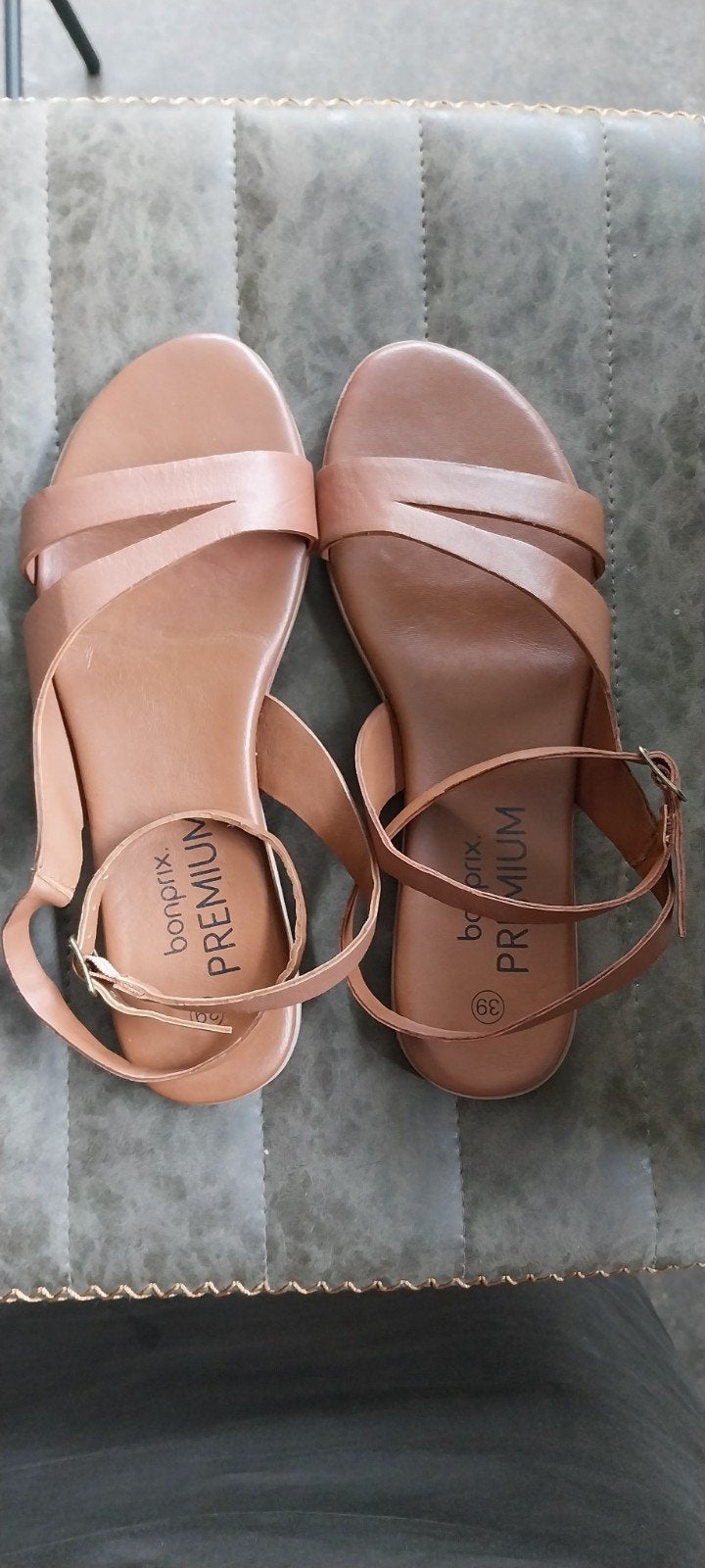 nieuwe lederen bruine sandalen, Ophalen of Verzenden, Nieuw