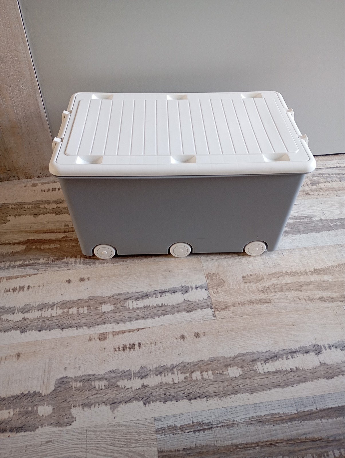 Opbergbox met wieltjes - Grijs/Wit, Ophalen, Kunststof, 50 tot 100 cm, Zo goed als nieuw