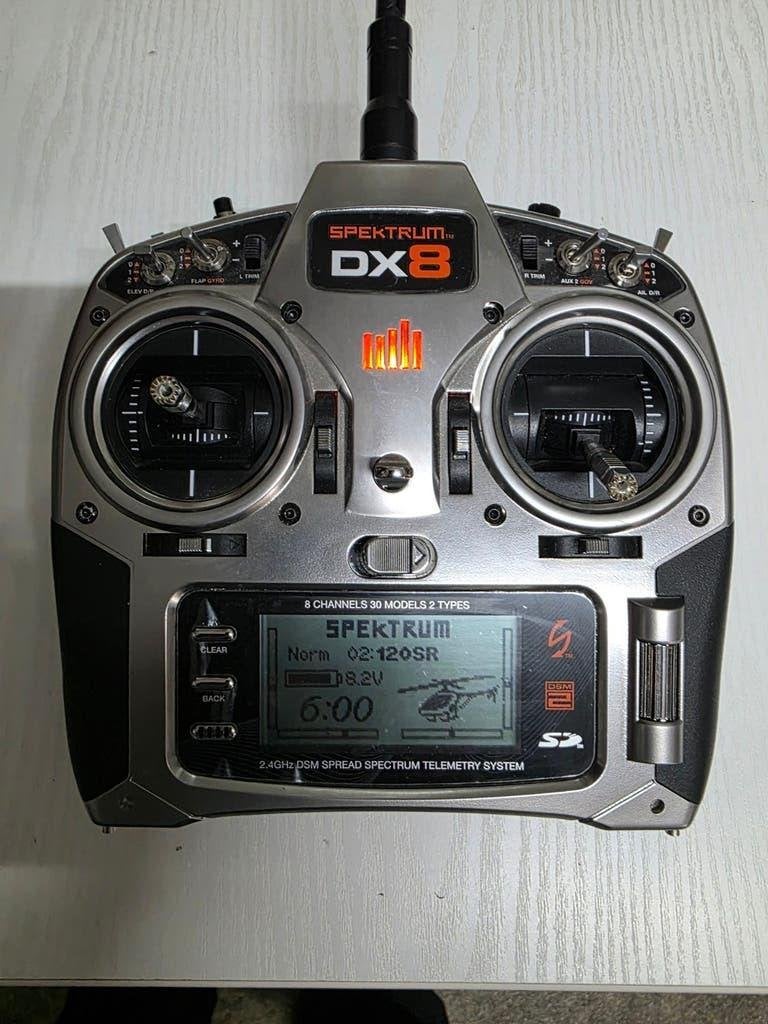 Spectrum DX8 zender met 4000 mAh accu - Zo goed als nieuw, Ophalen of Verzenden, Zo goed als nieuw, Groter dan 1:72, Overige merken