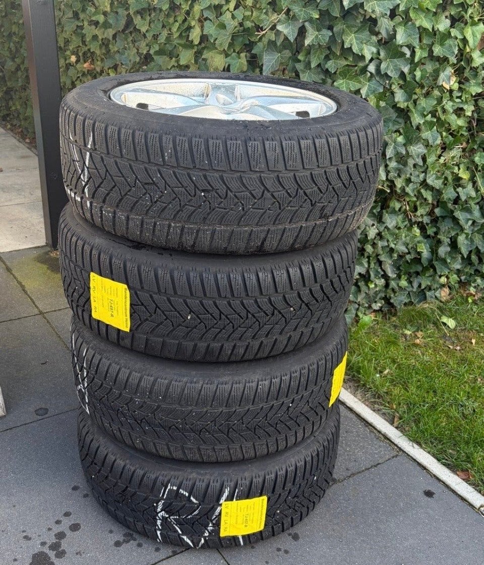 Volvo 16 inch velgen met Dunlop winterbanden + sneeuwketting, Ophalen, 16 inch, Banden en Velgen, Winterbanden