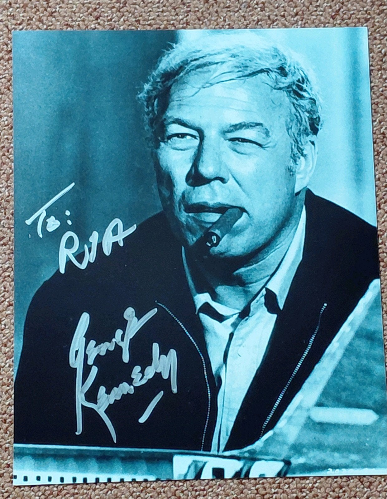 Gepersonaliseerde Handtekening George Kennedy, Verzamelen, Ophalen of Verzenden, Zo goed als nieuw, Foto of Kaart, Gesigneerd