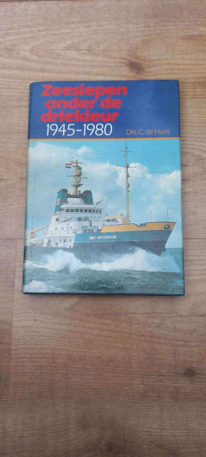 Boek: Zeeslepen onder de driekleur 1945-1980, Boeken, Ophalen of Verzenden