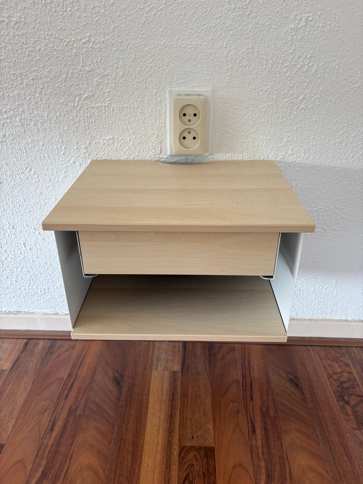 2x IKEA Stomsö zwevend nachtkastje 36x29x20, Ophalen, Minder dan 45 cm, Zo goed als nieuw, Minder dan 55 cm