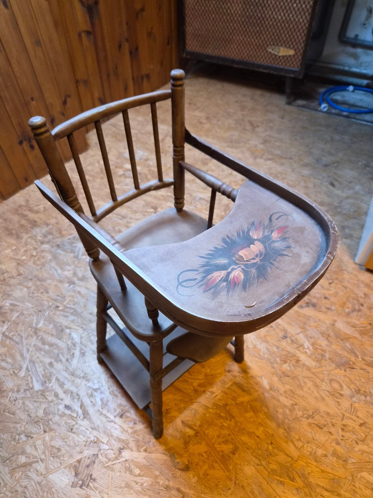 Vintage houten kinderstoel met eetblad, Kinderen en Baby's, Kinderstoelen, Ophalen, Gebruikt, Overige typen, Afneembaar eetblad
