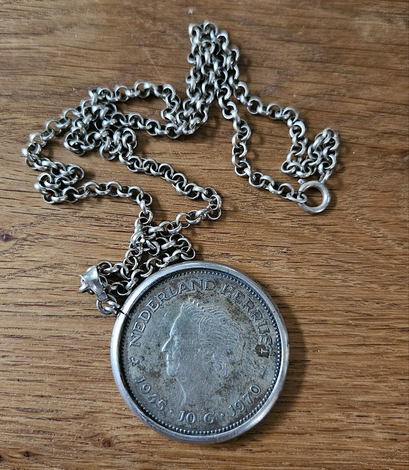 Zilveren munt met ketting/hanger - Juliana 1945-1970, Koningin Juliana, Zilver, Ophalen of Verzenden, Losse munt