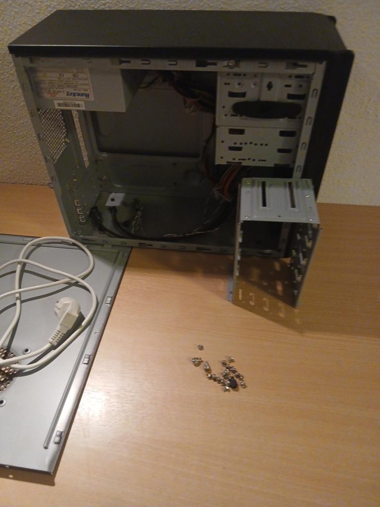 Cooler Master PC Behuizing met Huntkey Voeding, Ophalen of Verzenden