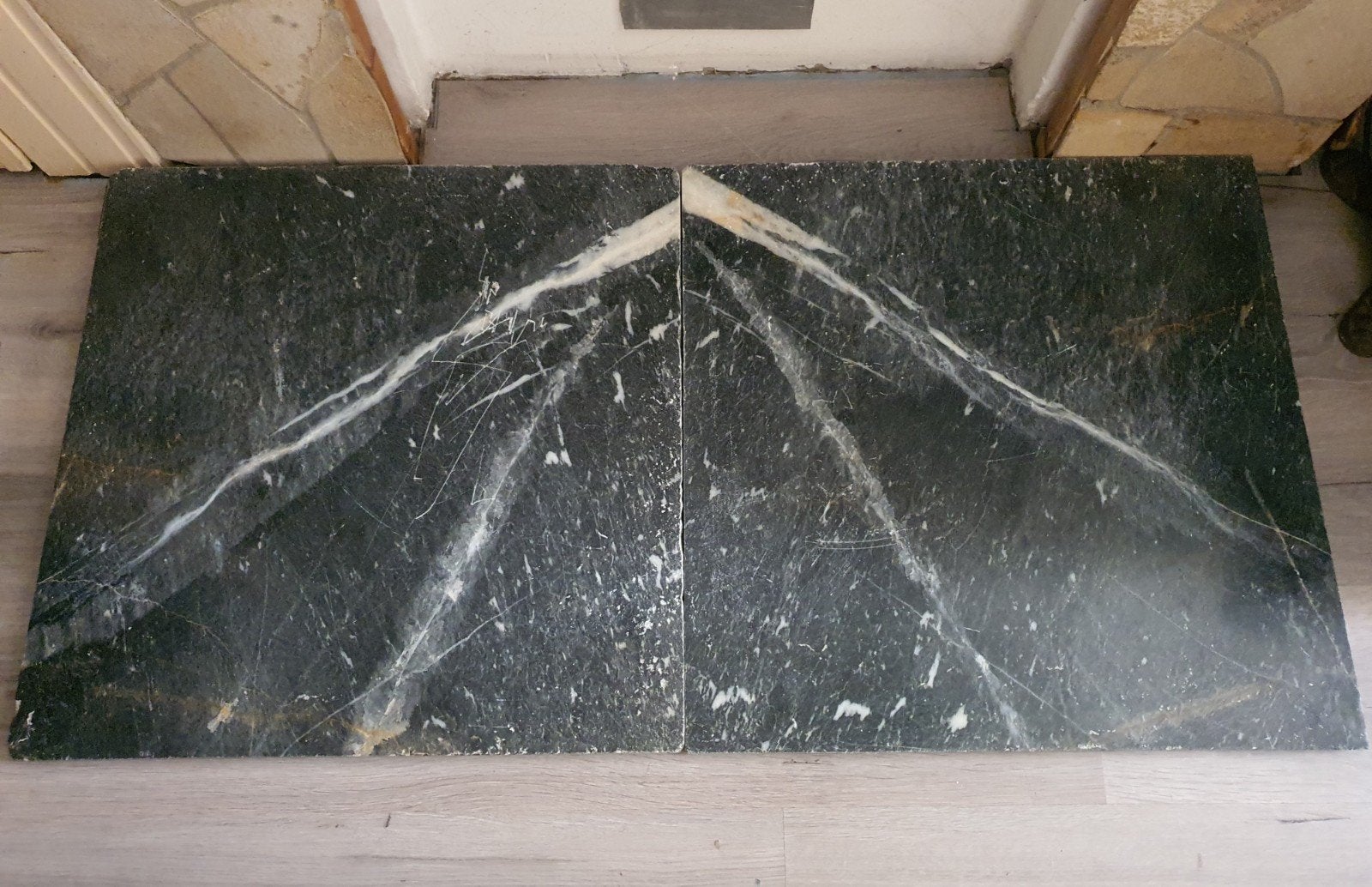 2 mooie natuursteen tegels 60 x 60 x 3 cm., Ophalen, 60 cm of meer, Minder dan 5 m², Vloertegels