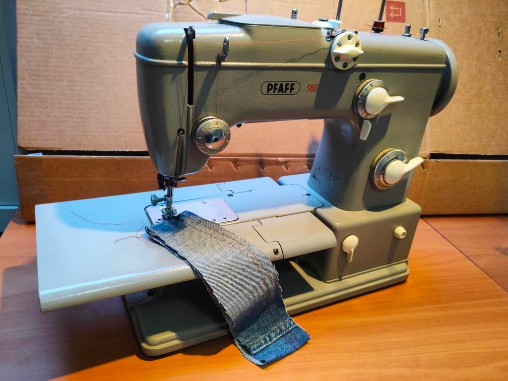 PFAFF 360 AUTOMATİC, SEMI INDUSTRIE , KRACHTIG, LEER, JEANS,, Hobby en Vrije tijd, Naaimachines en Toebehoren, Ophalen of Verzenden