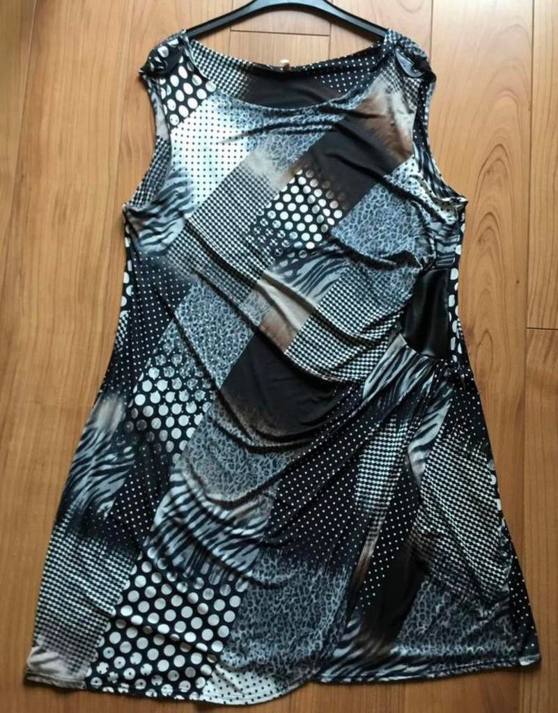 Jurk maat xl Paprika, Kleding | Dames, Jurken, Ophalen of Verzenden, Zo goed als nieuw, Maat 46/48 (XL) of groter, Zwart