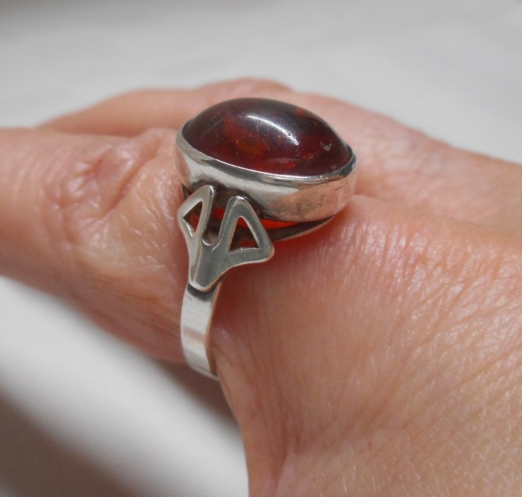 Prachtige zilveren Art Deco Fischland ring barnsteen nr.1745, Verzenden, Zilver, Ring