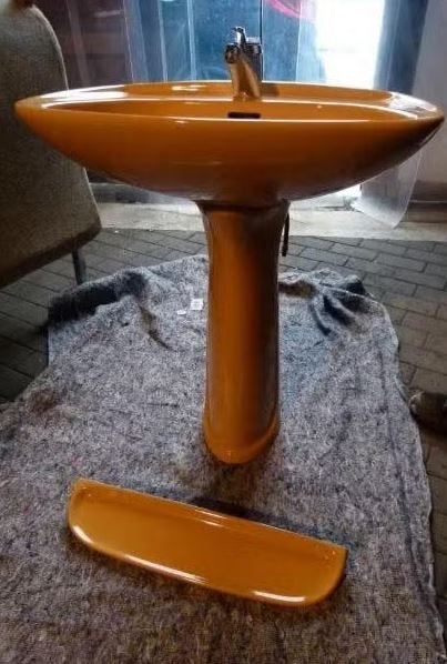 vintage wastafel lavabo 1975 curry geel, Ophalen, Zo goed als nieuw, Steen, Wastafel