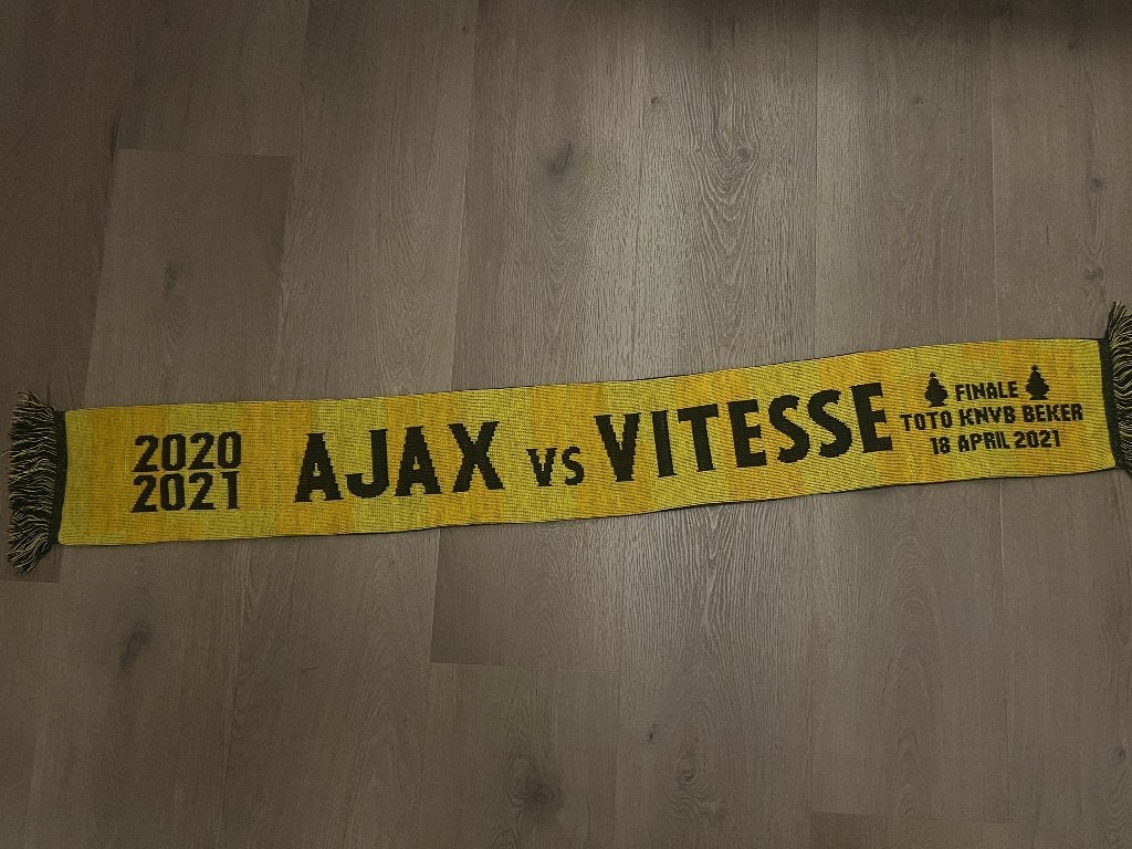 Voetbalsjaal Ajax vs Vitesse (TOTO KNVB Bekerfinale 2021), Ophalen of Verzenden, Zo goed als nieuw, Vitesse, Vaantje of Sjaal