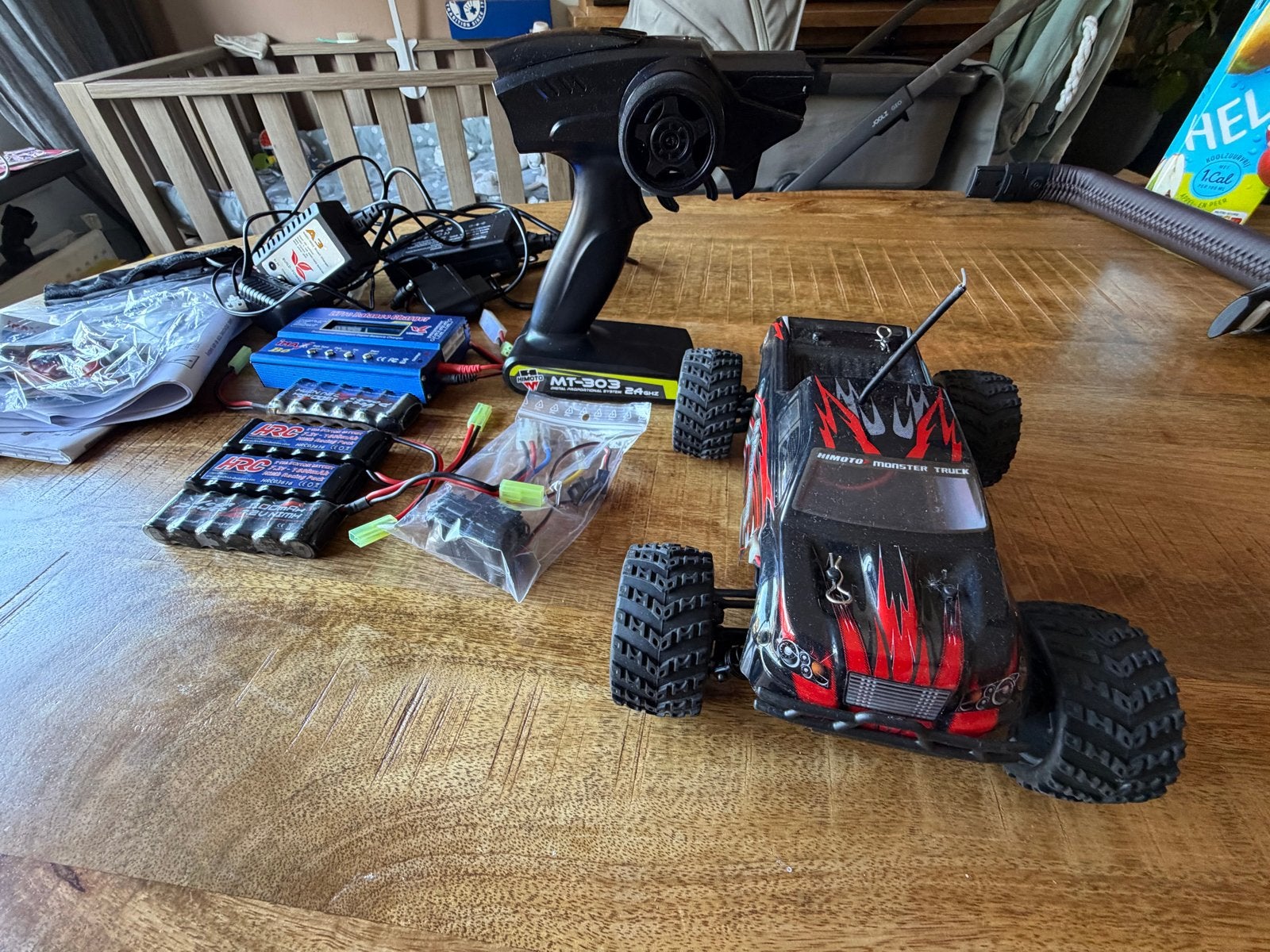 Himoto Monster Truck 1:18 RC Auto met Accu's en Lader, Gebruikt, Auto offroad, RTR (Ready to Run), Overige schalen