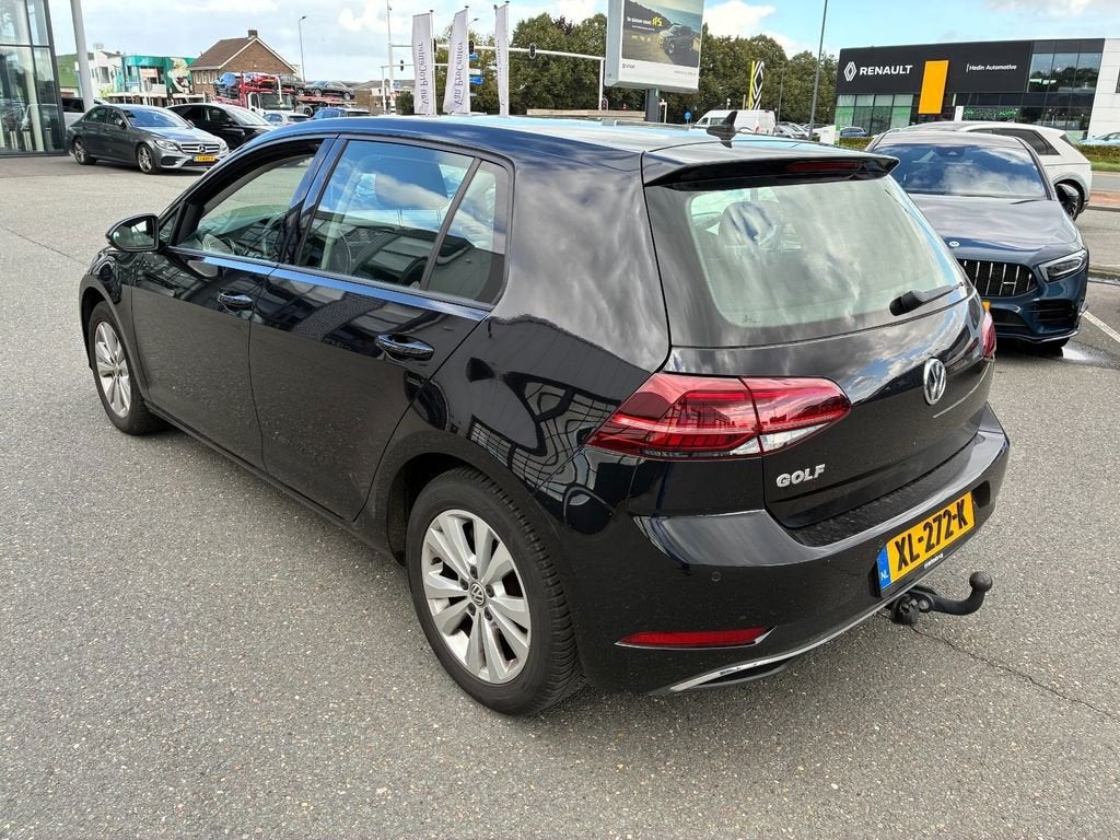 Volkswagen Golf 1.0 TSI Highline Carplay NL-auto, Auto's, Euro 6, Zwart, Origineel Nederlands, Bedrijf