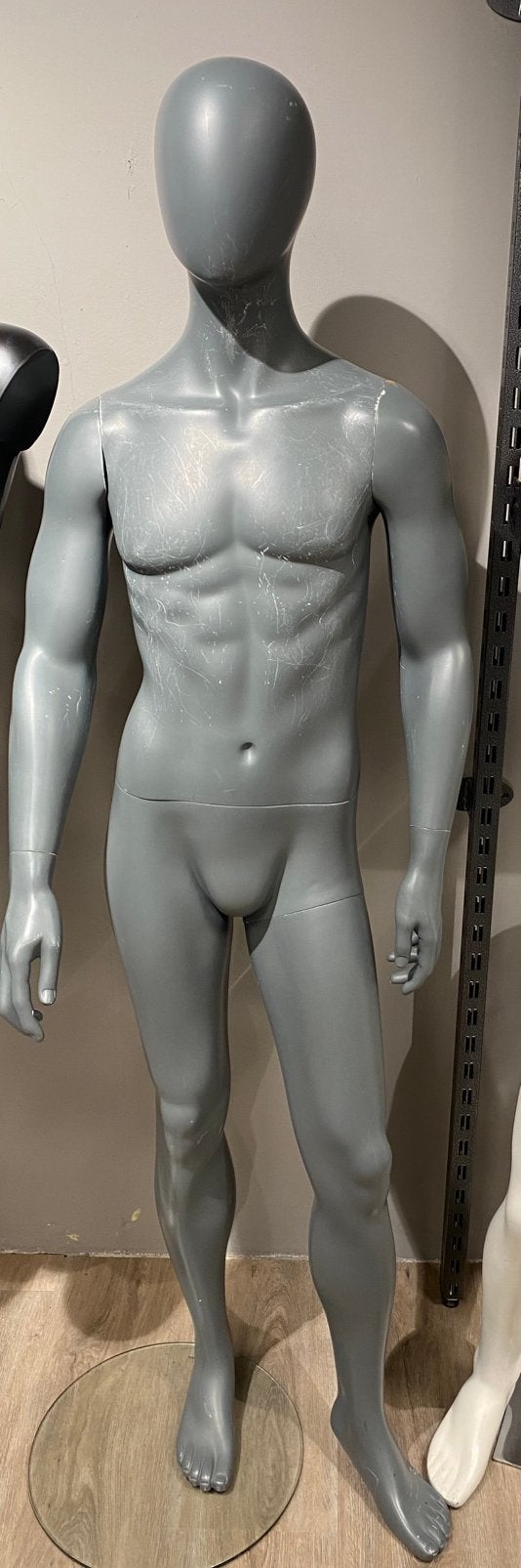 Heren mannequin grijs met voetplaat, Kleding | Heren, Ophalen, Zo goed als nieuw