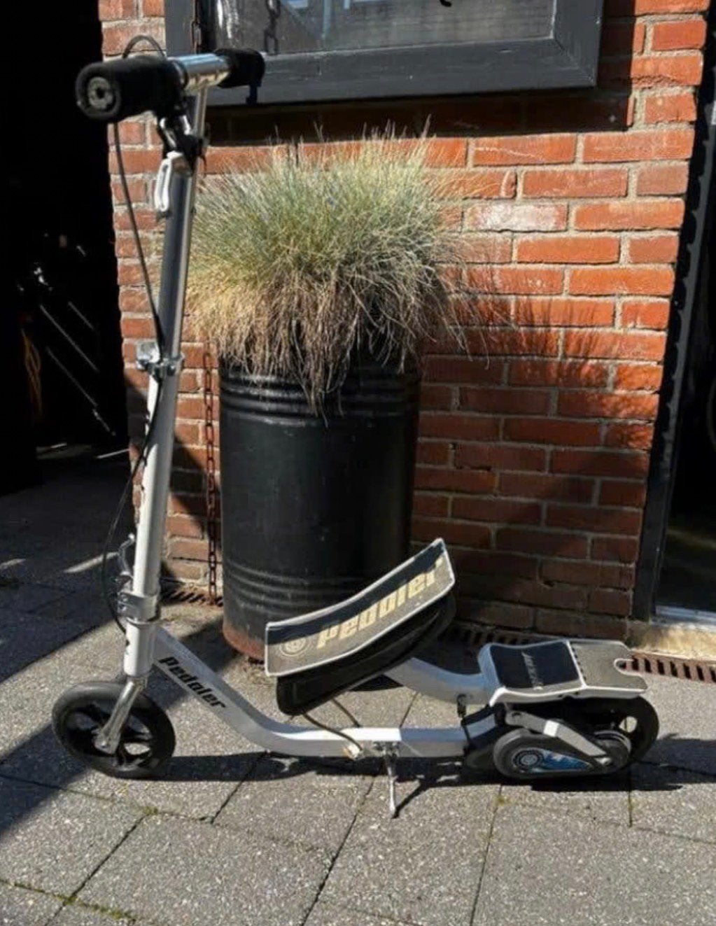 Pedaler spacescooter step zwart wit space scooter, Ophalen, Zo goed als nieuw